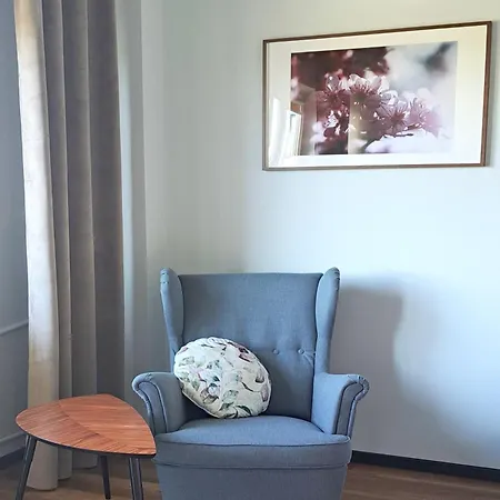 Appartement Falcon 5 Metro Sgh *
